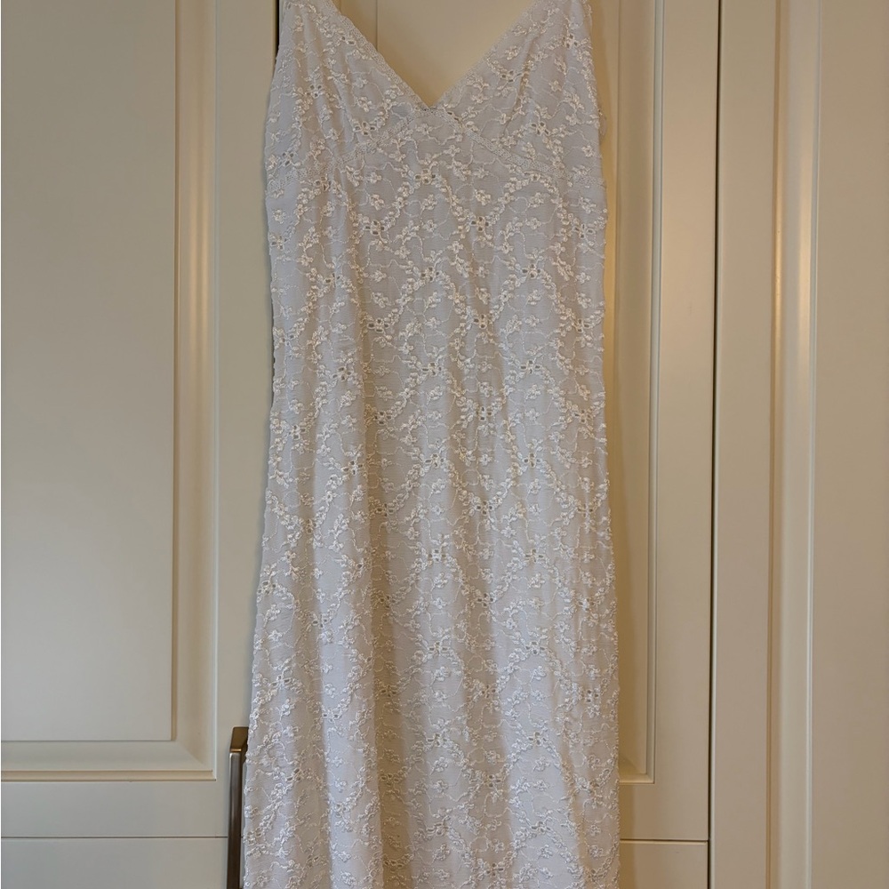 Elegant White Lace V-Neck Slip Dress